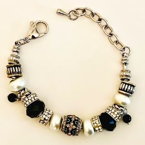 Bella Perlina Black & White Beaded Bracelet